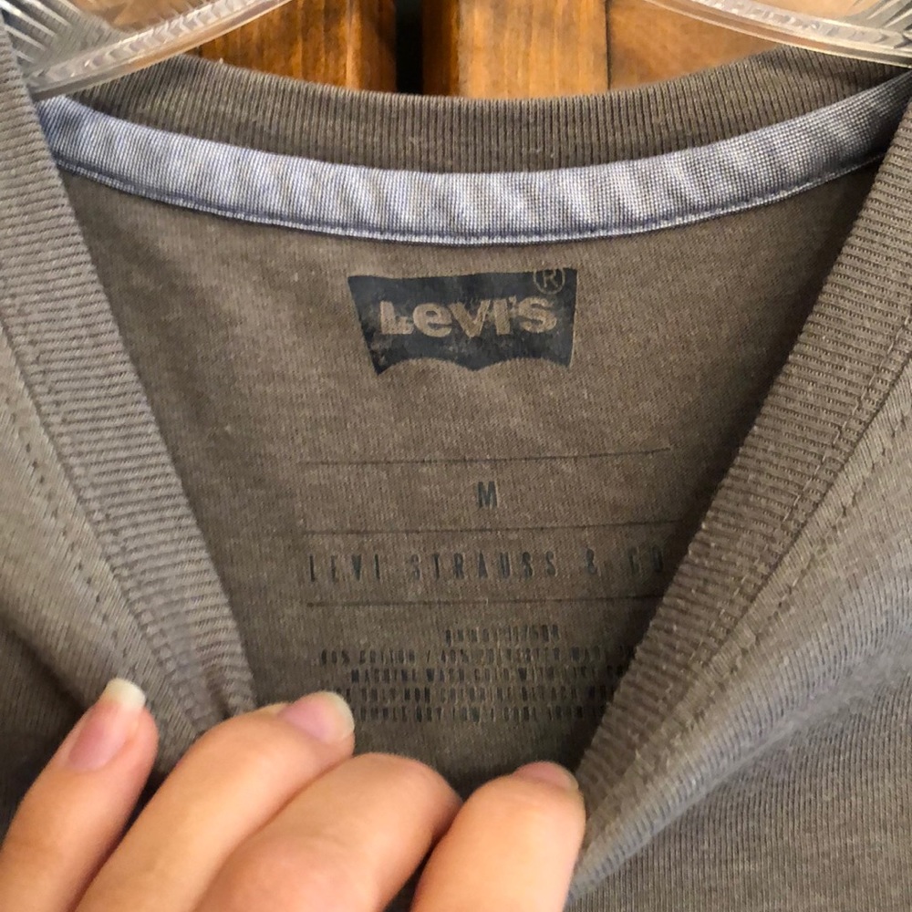 Levi Tee! - Picture 4 of 4